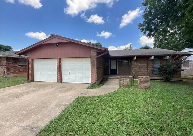 1st image of 4729 Se 41st St, Del City, OK 73115 | MLS# 1238101