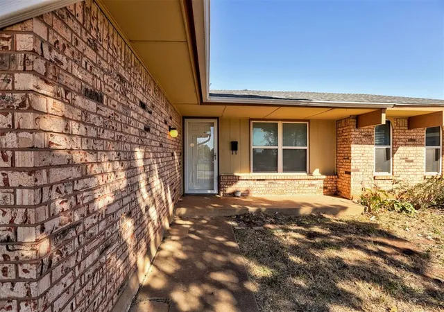 Photo 4 of Single family home for sale at 3913 SE 54th Street, Oklahoma City, OK 73135 | MLS# 1238108 | Listing updated on 2026-09-12