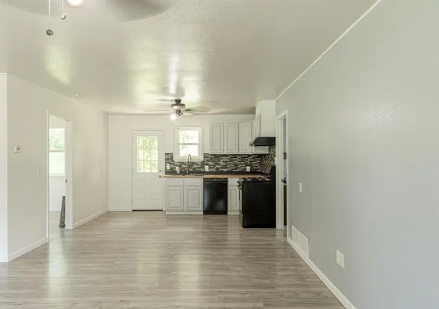 3rd image of 124 W Brule St, Purcell, OK 73080 | MLS# 1238111
