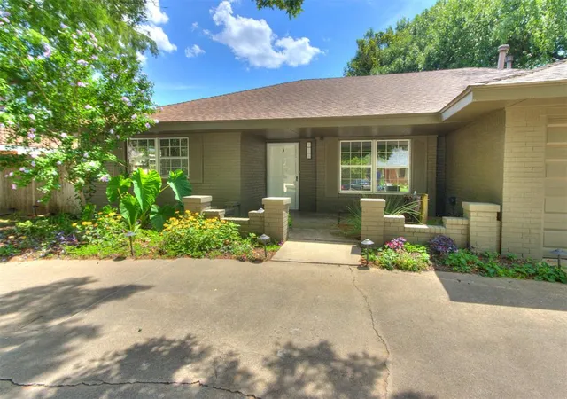 1st image of 1408 Spruce Dr, Norman, OK 73072 | MLS# 1238126