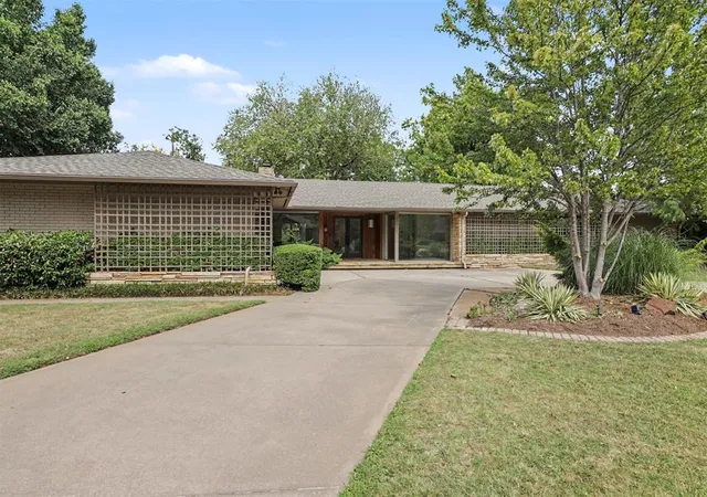 2nd image of 8614 N Georgia Ave, Oklahoma City, OK 73114 | MLS# 1238135