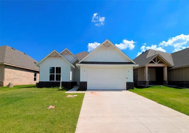 1st image of 11712 Sw 15th Ter, Yukon, OK 73099 | MLS# 1238138