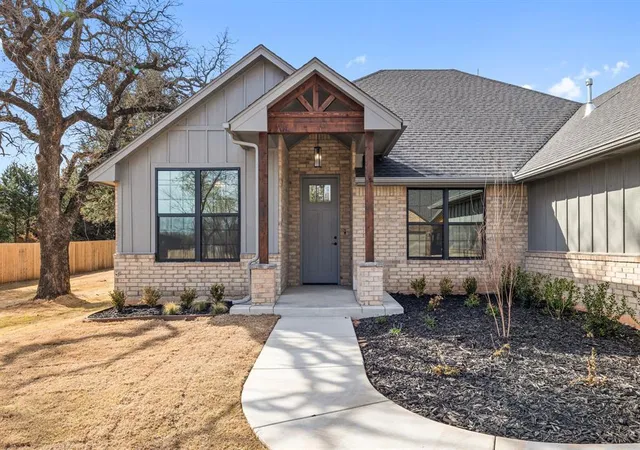 Photo 1 of Single family home for sale at 2411 Black Jack Way, Blanchard, OK 73010 | MLS# 1238144 | Listing updated on 2026-09-01