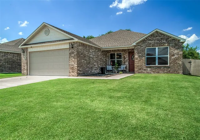 Photo 3 of Single family home for sale at 317 Se 1st Street, Newcastle, OK 73065 | MLS# 1238148 | Listing updated on 2026-10-03