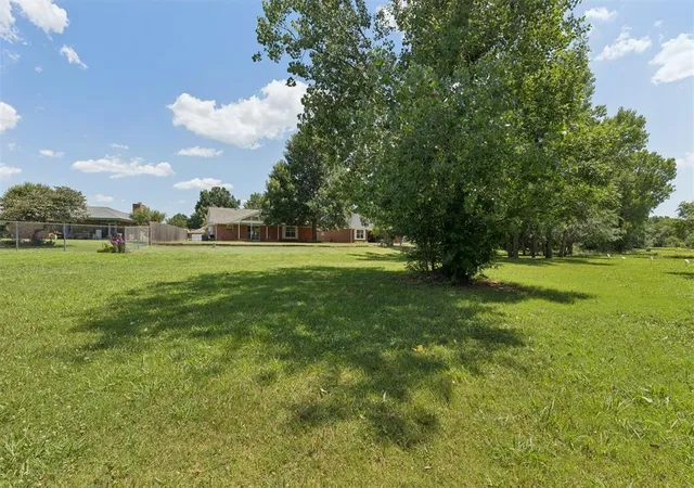 Photo 2 of Single family home for sale at 4813 E Wilcox Ln, Yukon, OK 73099 | MLS# 1238149 | Listing updated on 2026-09-16