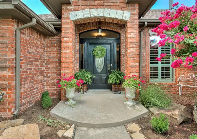 3rd image of 10625 Nw 37Th St, Yukon, OK 73099 | MLS# 1238156