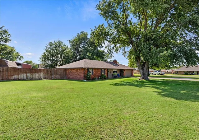 3rd image of 2121 Lyle Rd, Weatherford, OK 73096 | MLS# 1238189