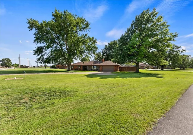 4th image of 2121 Lyle Rd, Weatherford, OK 73096 | MLS# 1238189