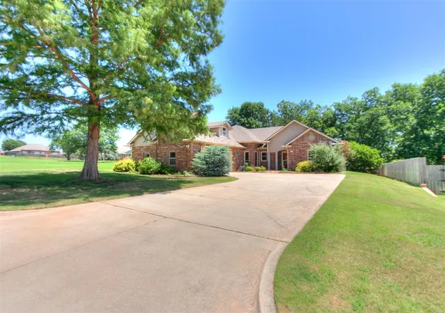 Homes for sale in Noble, OK | 661 Lakeside Dr, Noble, OK 73068 | MLS# 1238192