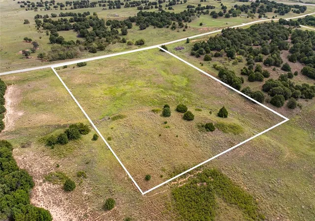 Homes for sale in Seiling, OK | Ew 0690 Rd, Seiling, OK 73663 | MLS# 1238197