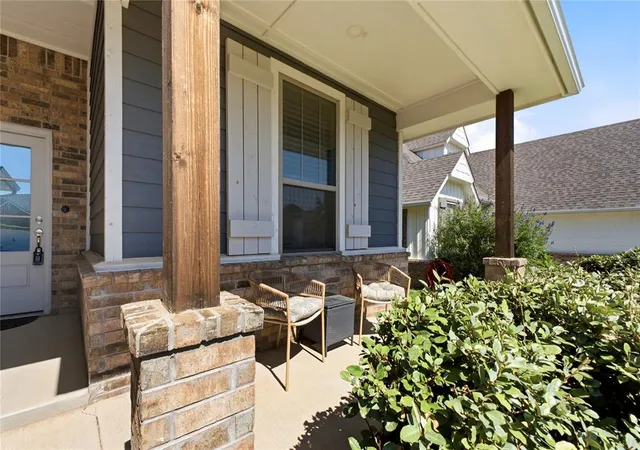 3rd image of 805 Patrick Wy, Yukon, OK 73099 | MLS# 1238214