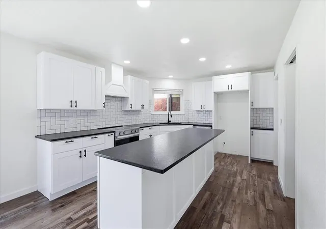 Photo 4 of Single family home for sale at 6104 W Gun Hl Way, Warr Acres, OK 73132 | MLS# 1238229 | Listing updated on 2026-09-02