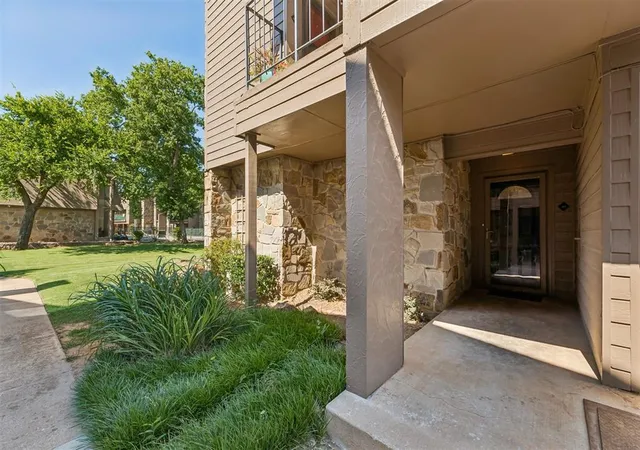 Homes for sale in Oklahoma City, OK | 6000 N Pennsylvania Ave #103, Oklahoma City, OK 73112 | MLS# 1238250