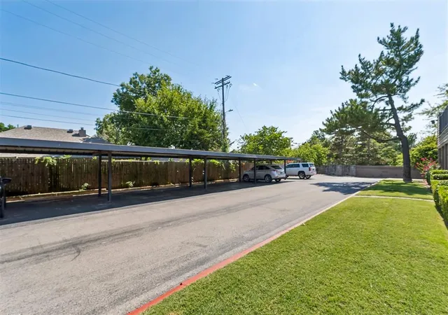 Homes for sale in Oklahoma City, OK | 6000 N Pennsylvania Ave #103, Oklahoma City, OK 73112 | MLS# 1238250