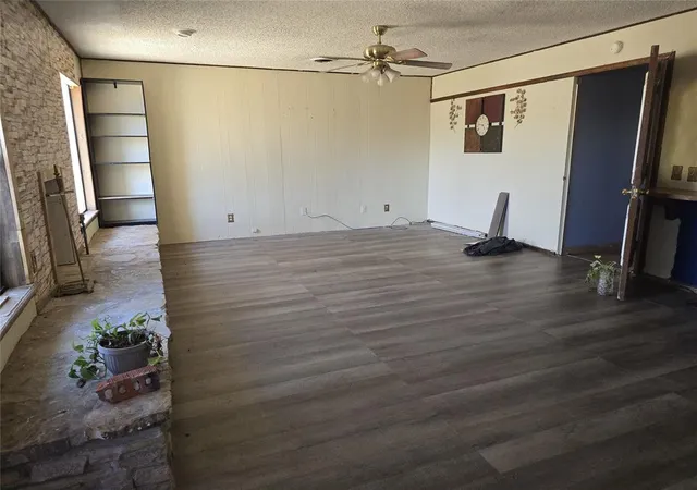 Photo 4 of Single family home for sale at 321 Sunnybrook Dr, Frederick, OK 73542 | MLS# 1238284 | Listing updated on 2026-07-09