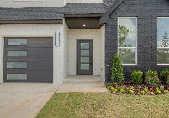 3rd image of 9213 Nw 147Th Ter, Yukon, OK 73099 | MLS# 1238293