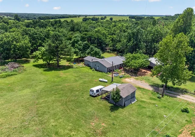 2nd image of 980574 S Oaktree Rd, Wellston, OK 74881 | MLS# 1238297