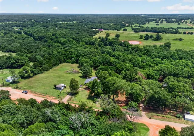 3rd image of 980574 S Oaktree Rd, Wellston, OK 74881 | MLS# 1238297