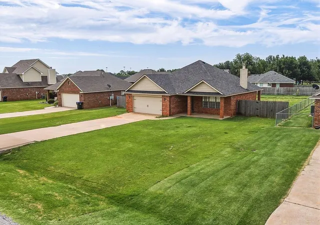 Homes for sale in Cashion, OK | 224 Comanche, Cashion, OK 73016 | MLS# 1238301