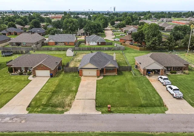 Homes for sale in Cashion, OK | 224 Comanche, Cashion, OK 73016 | MLS# 1238301