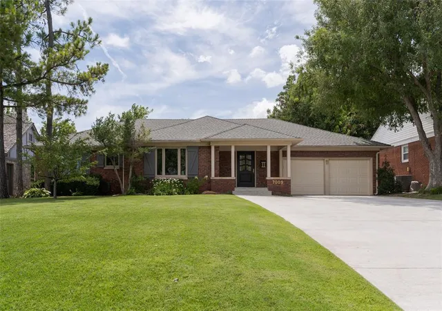 Homes for sale in Nichols Hills, OK | 7009 Trenton Rd, Nichols Hills, OK 73116 | MLS# 1238303