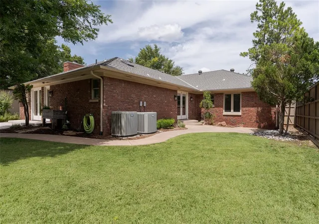 Homes for sale in Nichols Hills, OK | 7009 Trenton Rd, Nichols Hills, OK 73116 | MLS# 1238303