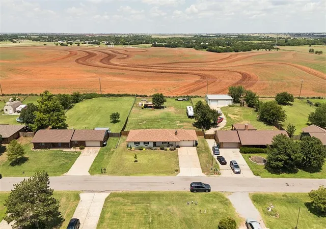 Homes for sale in Piedmont, OK | 2111 Van Buren Ave, Piedmont, OK 73078 | MLS# 1238309