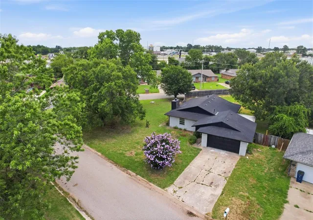 Homes for sale in Shawnee, OK | 101 Gayla St, Shawnee, OK 74804 | MLS# 1238320