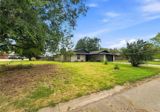 Photo 3 of Single family home for sale at 101 Gayla St, Shawnee, OK 74804 | MLS# 1238320 | Listing updated on 2026-09-07