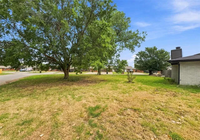 Photo 4 of Single family home for sale at 101 Gayla St, Shawnee, OK 74804 | MLS# 1238320 | Listing updated on 2026-09-07
