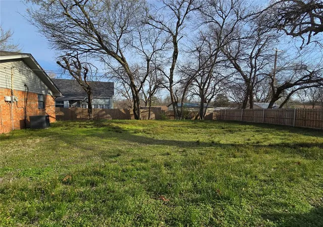 Homes for sale in Shawnee, OK | 807 N Beard Ave, Shawnee, OK 74801 | MLS# 1238323