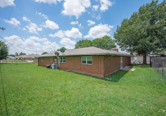2nd image of 1411 N Hartford St, Stillwater, OK 74075