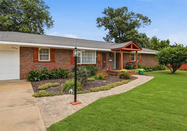 Homes for sale in Stillwater, OK | 1024 W Will Rogers Dr, Stillwater, OK 74075 | MLS# 1238343