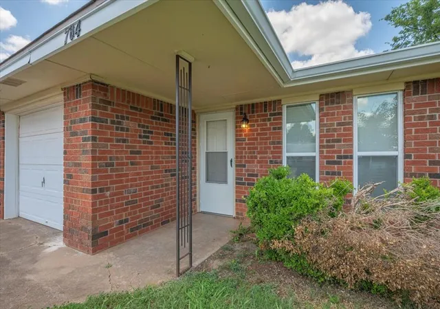 4th image of 702 E Redbud Ct, Stillwater, OK 74075