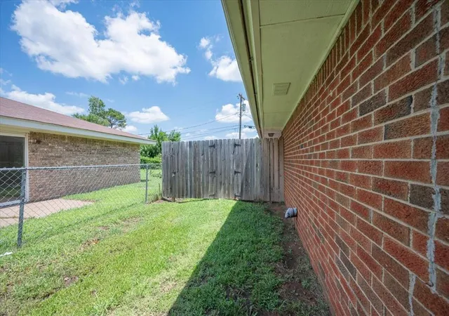 2nd image of 1509 N Hartford St, Stillwater, OK 74075