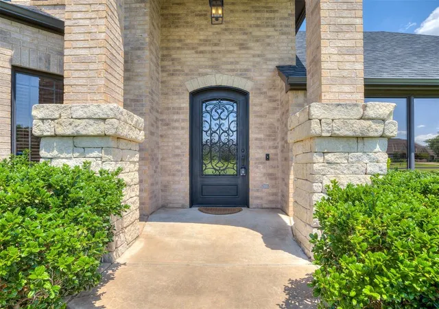 Photo 2 of Single family home for sale at 17400 Barrington Hills Ln, Edmond, OK 73012 | MLS# 1238364 | Listing updated on 2026-08-26