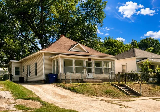 Homes for sale in Chickasha, OK | 1112 W Dakota Ave, Chickasha, OK 73018 | MLS# 1238368