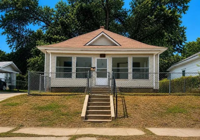 Homes for sale in Chickasha, OK | 1112 W Dakota Ave, Chickasha, OK 73018 | MLS# 1238368