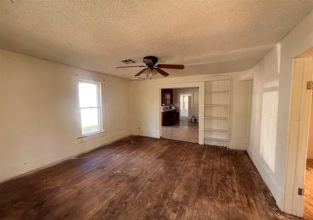 Homes for sale in Chickasha, OK | 1112 W Dakota Ave, Chickasha, OK 73018 | MLS# 1238368