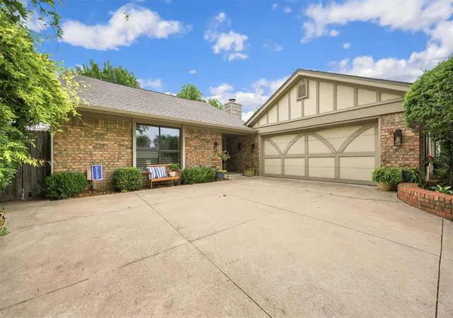 2nd image of 3233 Raintree Rd, Oklahoma City, OK 73120 | MLS# 1238378