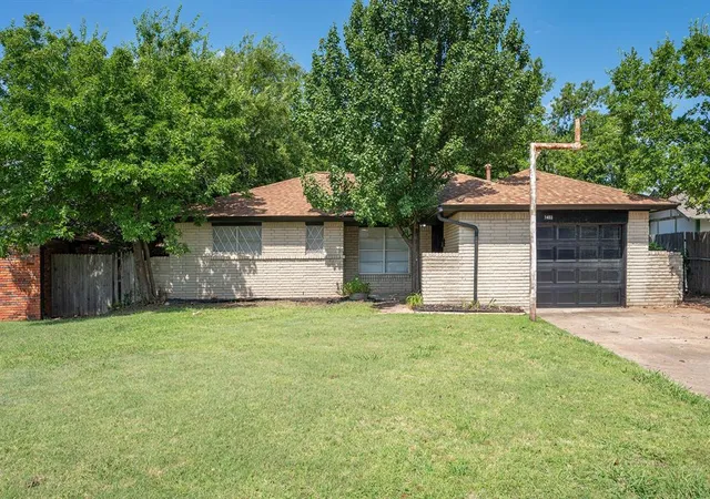Homes for sale in Moore, OK | 1403 N Nail Pkwy, Moore, OK 73160 | MLS# 1238381