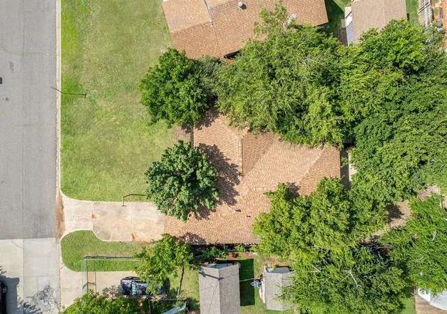 Homes for sale in Moore, OK | 1403 N Nail Pkwy, Moore, OK 73160 | MLS# 1238381