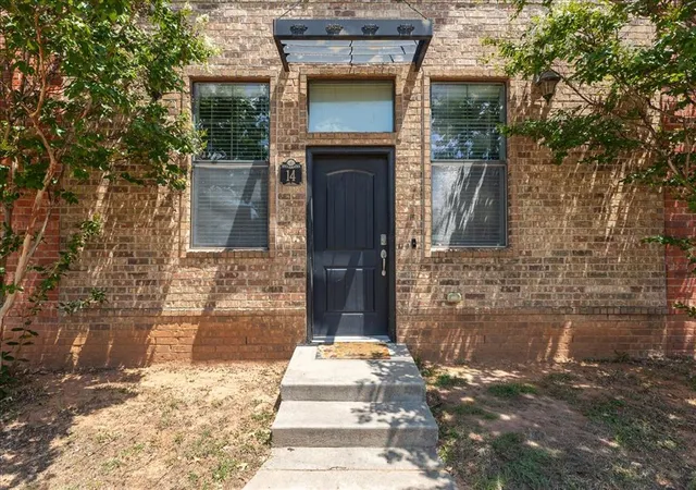 Homes for sale in Norman, OK | 375 Triad Village Dr #14, Norman, OK 73071 | MLS# 1238387