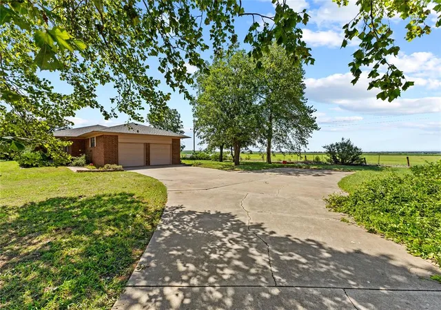 Homes for sale in Fort Cobb, OK | 10190 County Road 1310, Fort Cobb, OK 73038 | MLS# 1238398