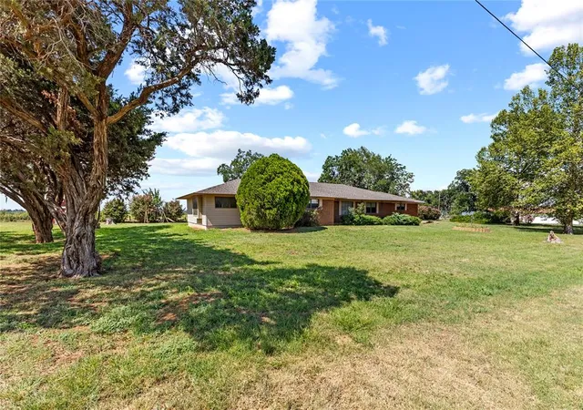 Homes for sale in Fort Cobb, OK | 10190 County Road 1310, Fort Cobb, OK 73038 | MLS# 1238398