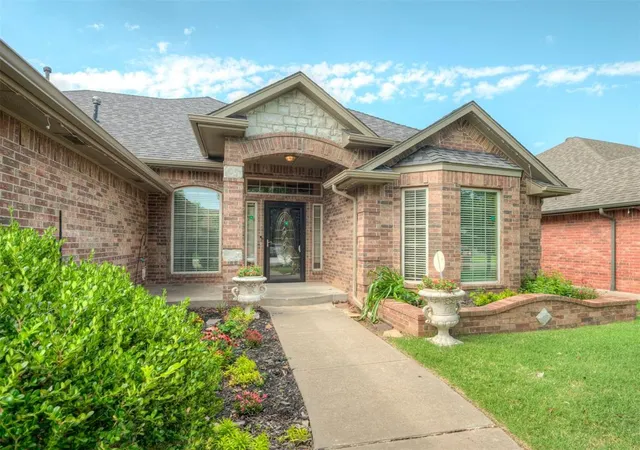 Photo 2 of Single family home for sale at 10700 Nw 40th Street, Yukon, OK 73099 | MLS# 1238403 | Listing updated on 2026-10-13