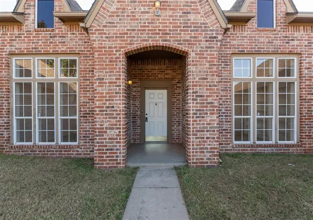 4th image of 3212 Rockhampton Ave, Oklahoma City, OK 73179 | MLS# 1238404