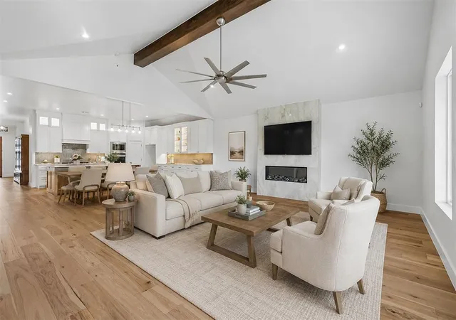 Photo 2 of Sale Pending at 4924 Pont Neuf Rd, Edmond, OK 73034 | MLS# 1238416 | Listing updated on 2026-10-17