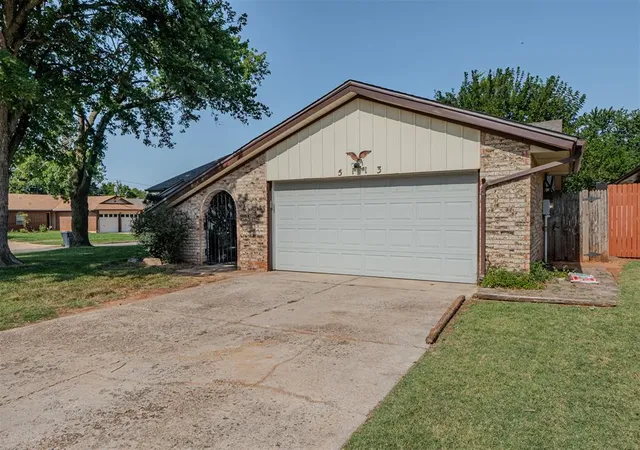 Photo 2 of Sale Pending at 5113 Beacon Hl Rd, Oklahoma City, OK 73135 | MLS# 1238431 | Listing updated on 2026-08-28