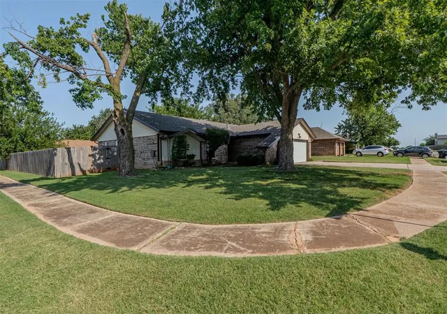Photo 3 of Sale Pending at 5113 Beacon Hl Rd, Oklahoma City, OK 73135 | MLS# 1238431 | Listing updated on 2026-08-28